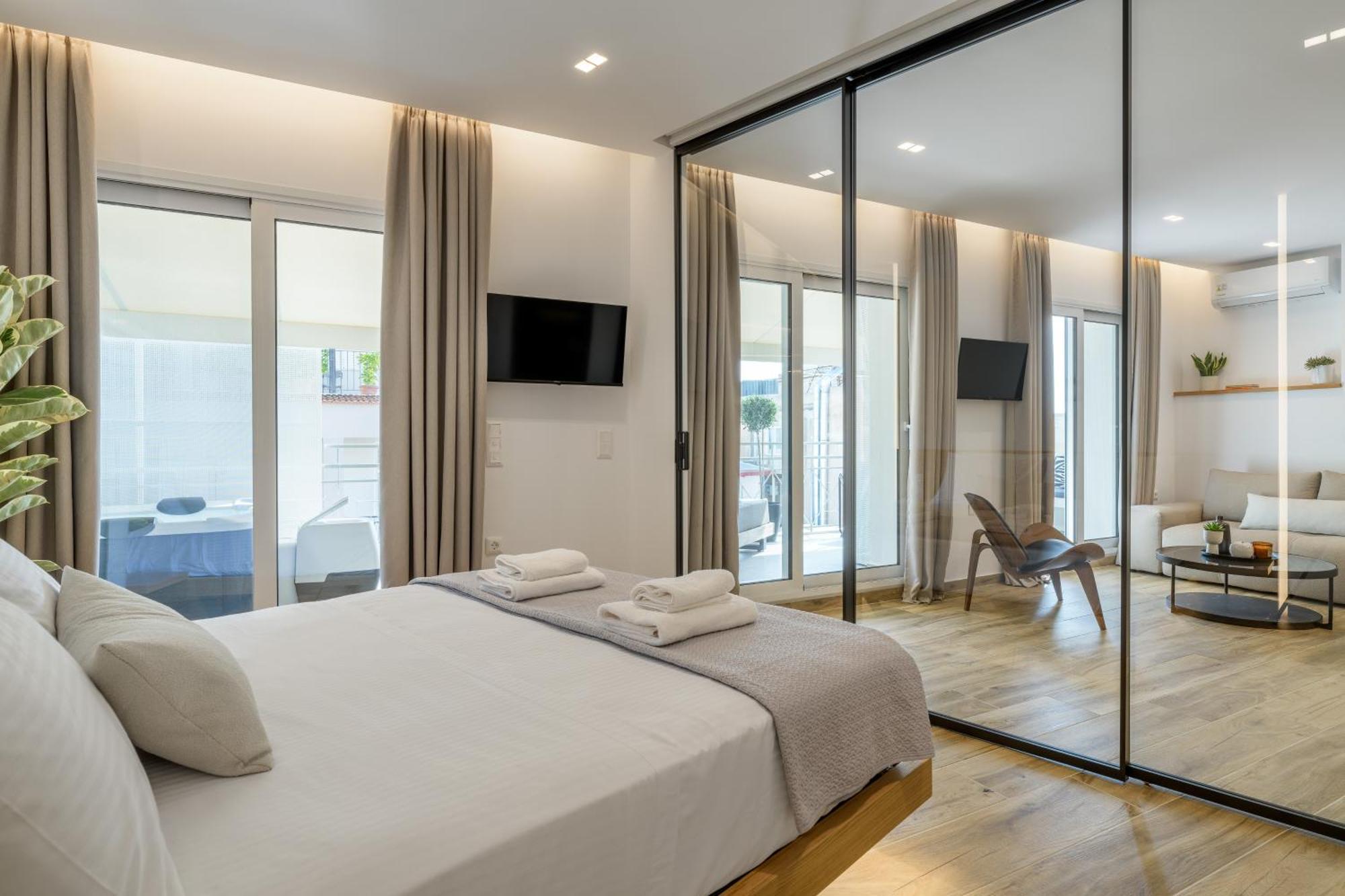 Central Sunny Loft With Plunge Pool เอเธนส์ ภายนอก รูปภาพ